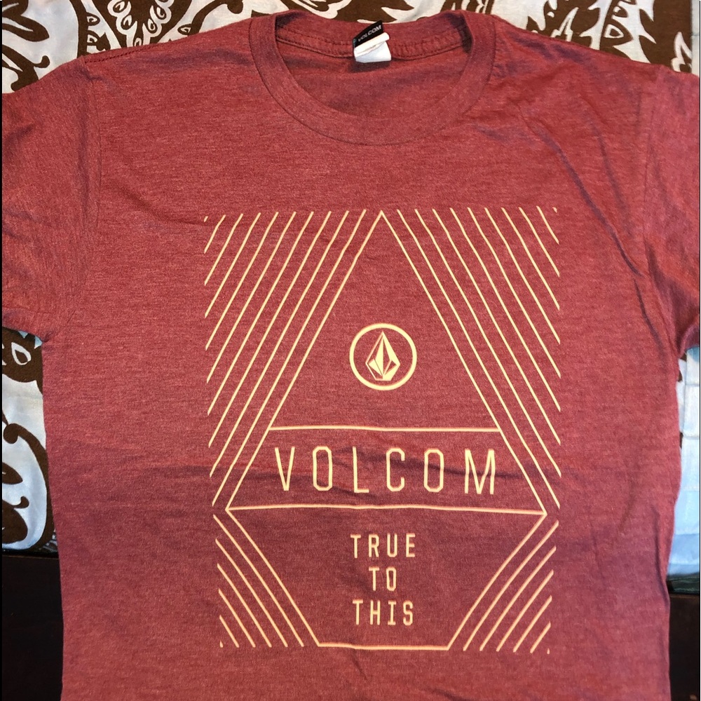 Volcom t shirt